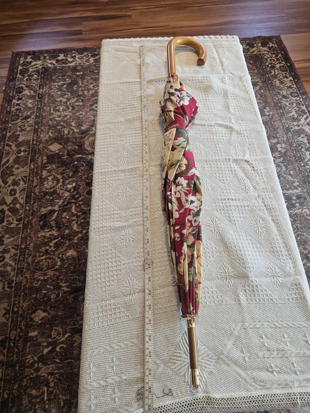 Ralph Lauren Floral-Print Umbrella in Pink and Cream with Wooden Handle - Picture 8 of 9